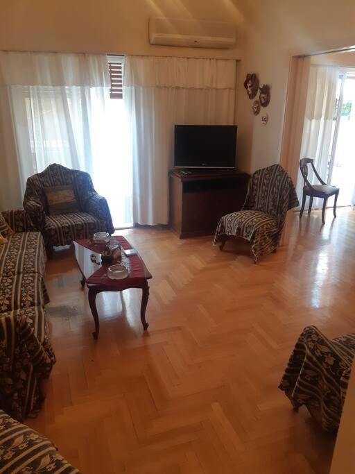 Classical Apartment At Lycabetus Hill Athens Ngoại thất bức ảnh